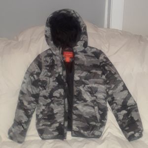 NWOT Kid's spring/fall camouflage jacket